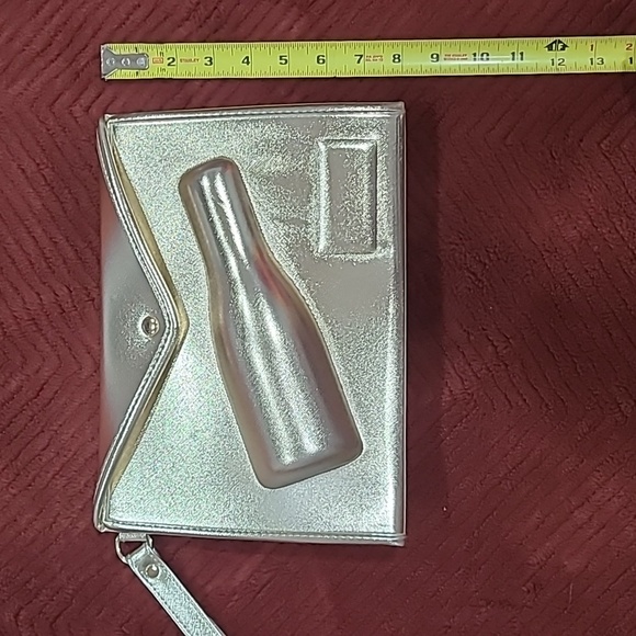 Gold Wristlet Clutch - Picture 4 of 7